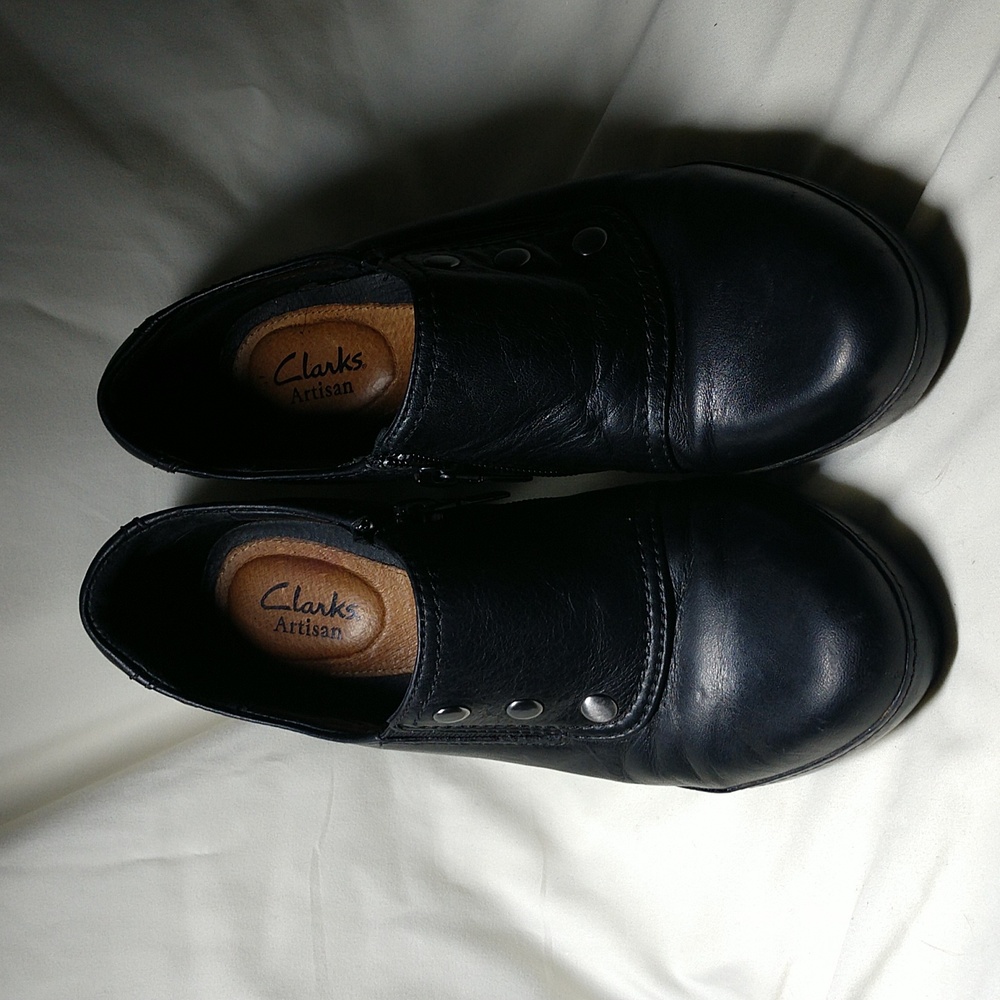 Women's Black Clark Artisan heeled shoes size 7